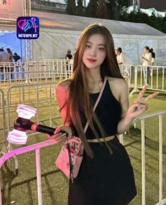 Read more about the article Editor Nữ Influencer Hot51 tại Việt Nam Tỏa sáng trên mạng xã hội