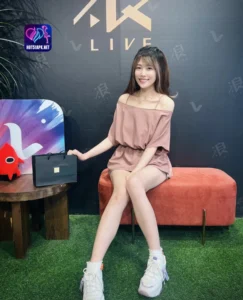 Read more about the article Hình Ảnh Female Influencer Hot51 tại Việt Nam Tỏa Sáng