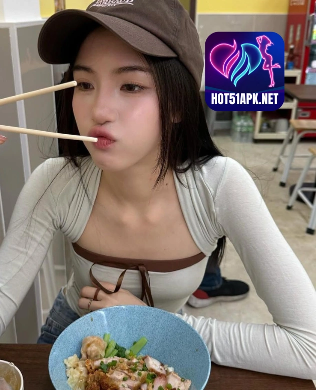 Adeline Hayes HOT51APK.NET