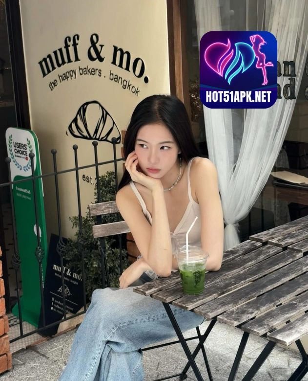 Ainsley Brooks HOT51APK.NET