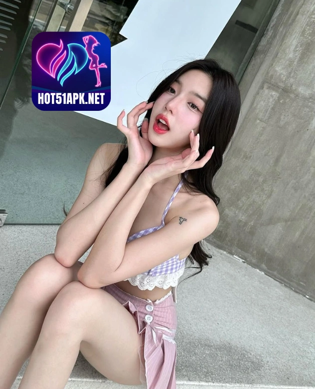 Alana Barrett HOT51APK.NET