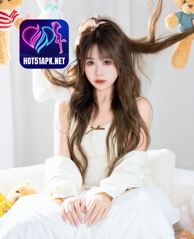 Hoàng Ngọc Bích HOT51APK.NET