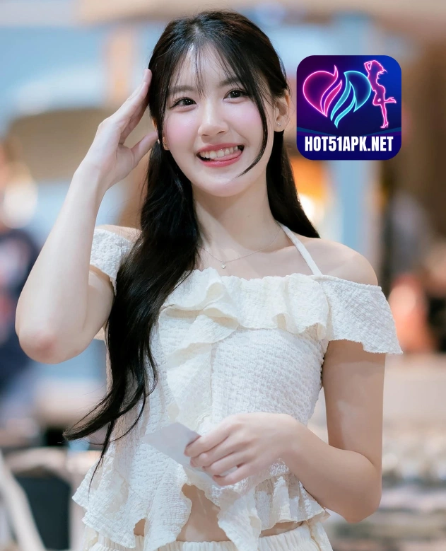 Read more about the article Nguyễn Thị Huyền xinh đẹp trên Hot51 Live