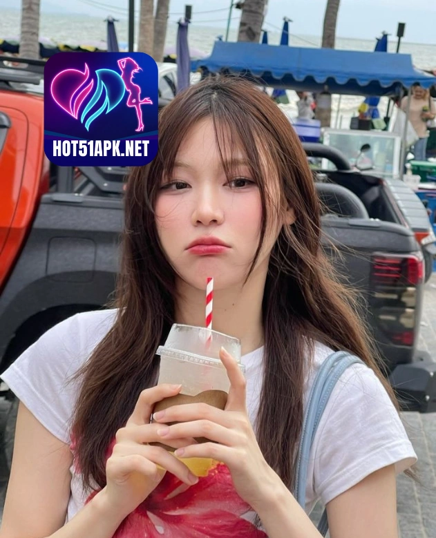 Read more about the article Bùi Thị Thu Hương xinh đẹp trên Hot51 MOD APK