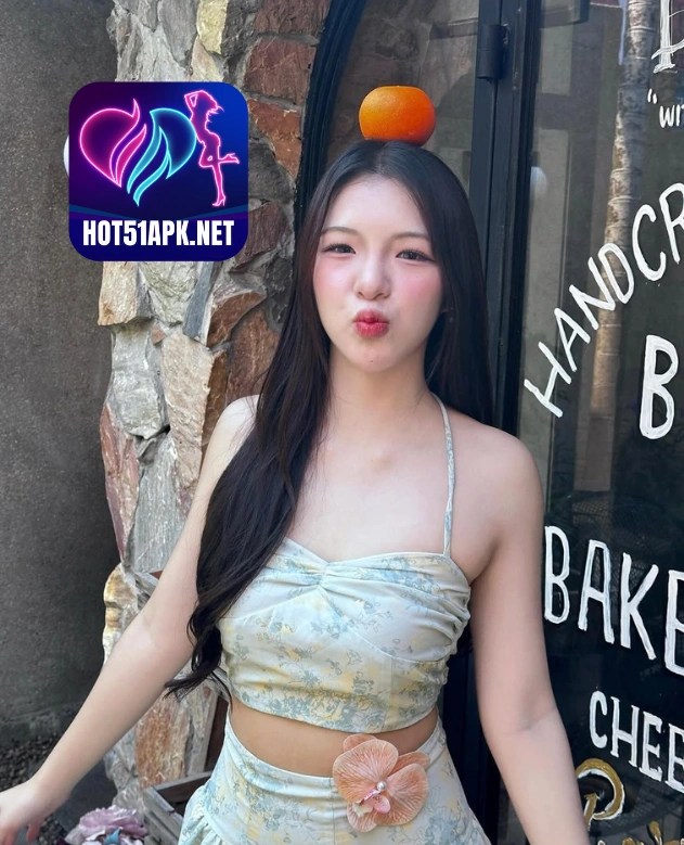 Read more about the article Vẻ đẹp Lê Thị Thu Hằng tỏa sáng trên Hot51 MOD APK